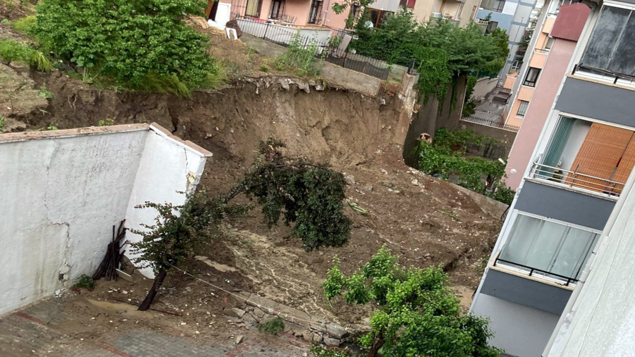 Ankara'da istinat duvarı çöktü: 4 apartman, 1 gecekondu boşaltıldı