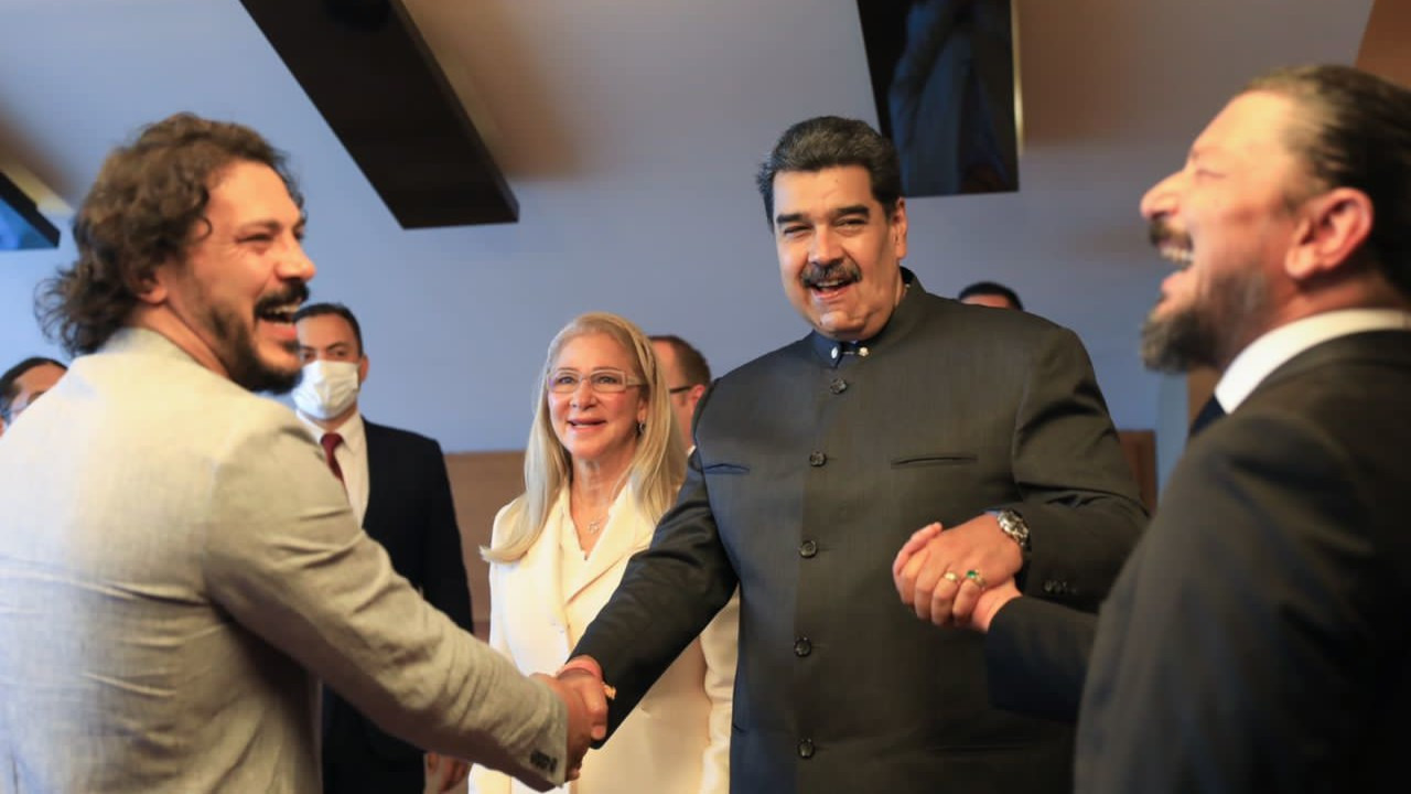 Maduro, Kuruluş Osman ekibiyle buluştu