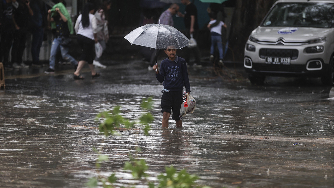 Ankara'da beklenen yoğun yağış nedeniyle eğitime 1 gün ara verildi