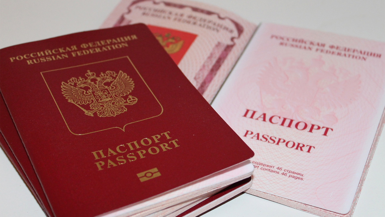 Rusya, Ukrayna'da Rus pasaportu vermeye başladı