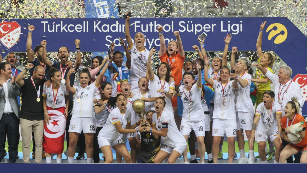 Kadınlar Futbol Süper Ligi'nde şampiyon ALG Spor