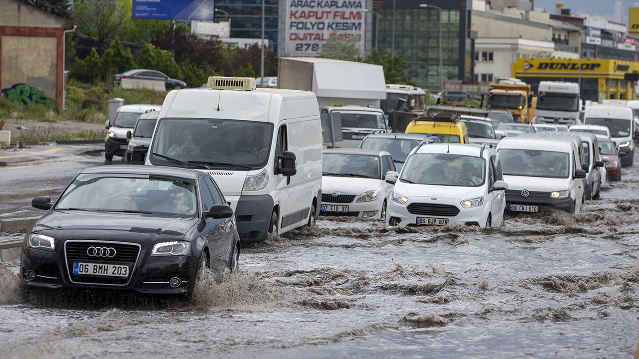Ankara için 'öğleden sonra' sel uyarısı