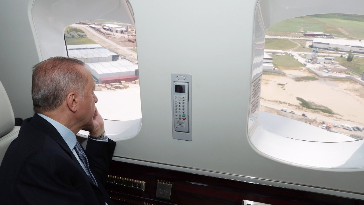 Erdoğan, selin vurduğu Akyurt'u helikopterden izledi