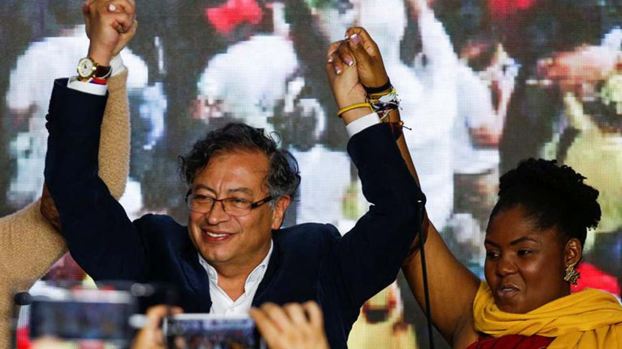 Reuters: Kolombiya ordusu Petro'nun olası seçim zaferinden rahatsız