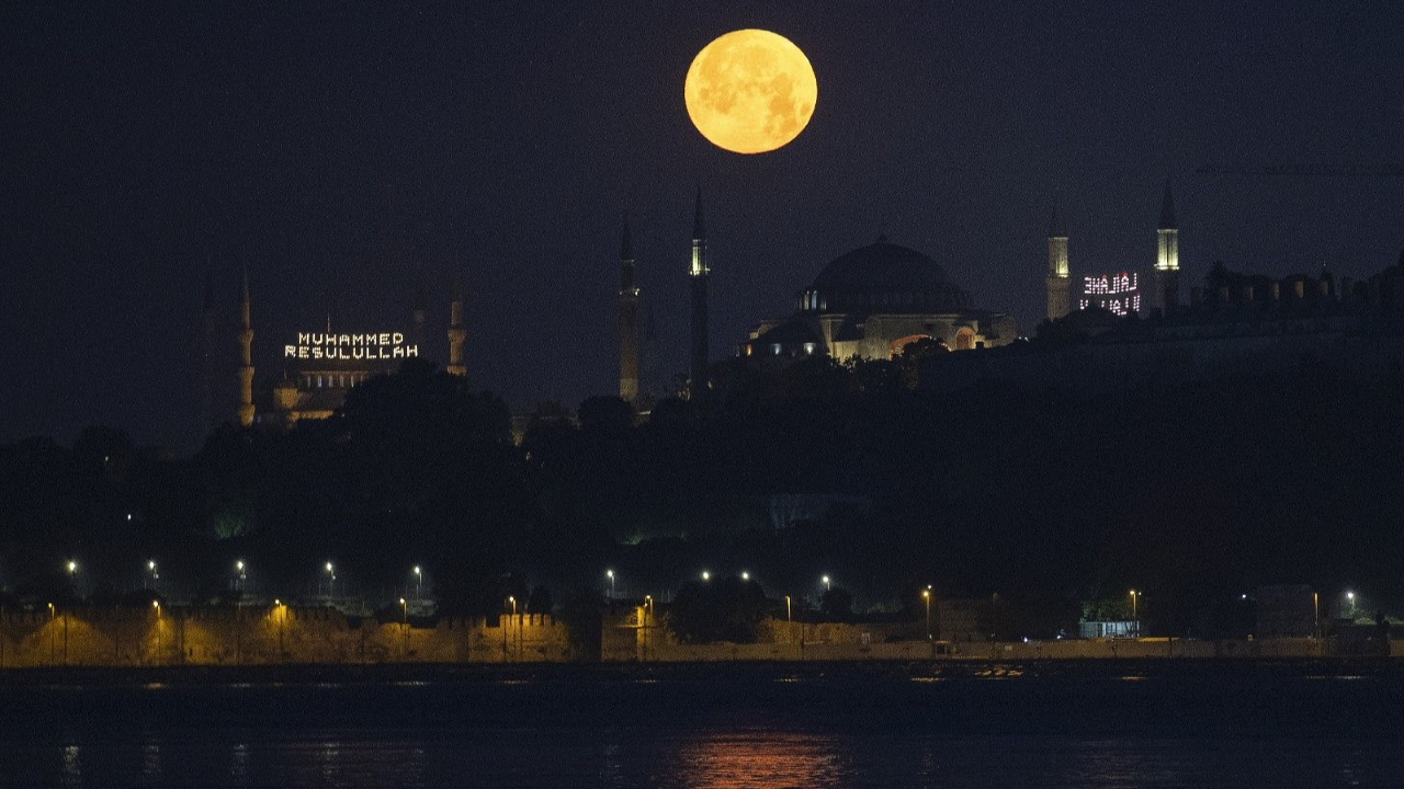 İstanbul'dan 'Süper Ay' manzaraları