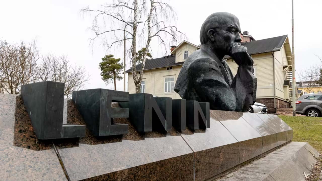 Finlandiya'da son Lenin anıtı kaldırılıyor