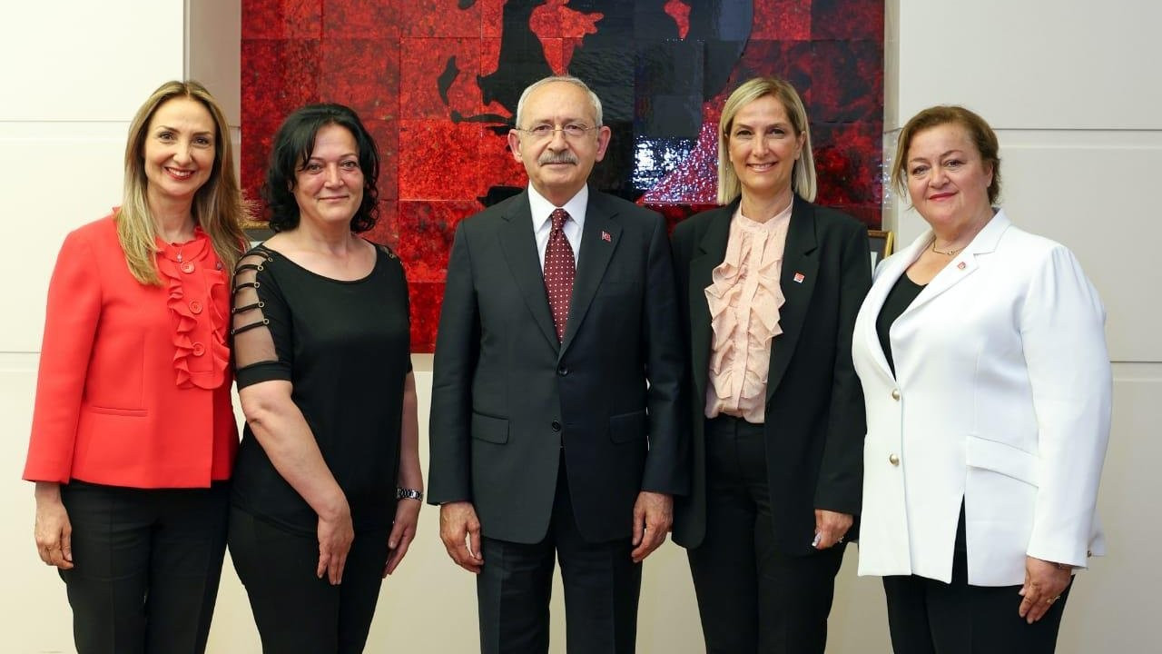 Kemal Kılıçdaroğlu CHP’ye katılan 80 bininci kadın üyeyi ağırladı