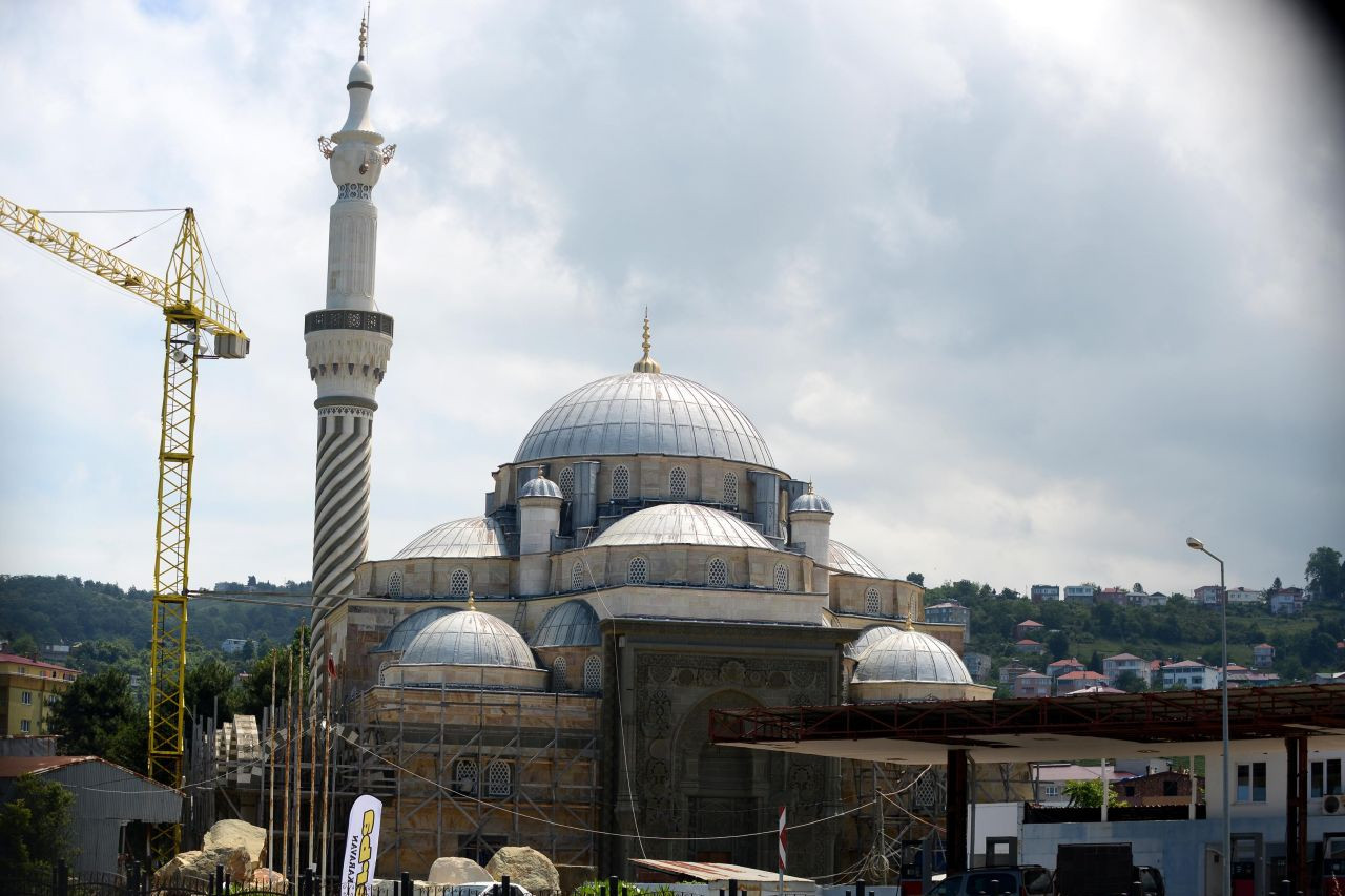 Giresun'da 'semaver’ şeklinde cami minaresi: Korkup taviz verecek değiliz - Sayfa 1