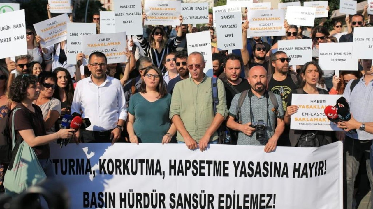 Gazeteciler Taksim’den haykırdı: Habercilik yok edilmek isteniyor