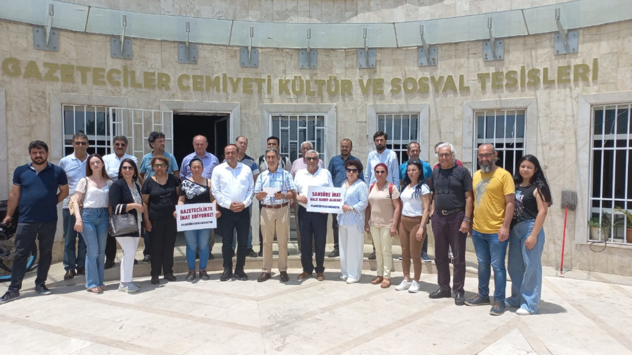 Adana’daki gazetecilerden ‘sansür yasası’na tepki: Geri çekilsin