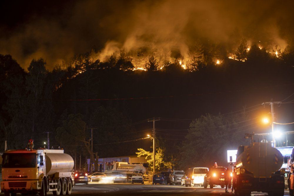Marmaris'teki orman yangını 5 noktada ilerliyor, 152 kişi tahliye edildi - Sayfa 2