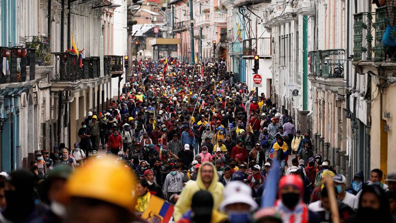 Ekvador'da yakıt ve gıda fiyatlarına karşı protestolar büyüyor