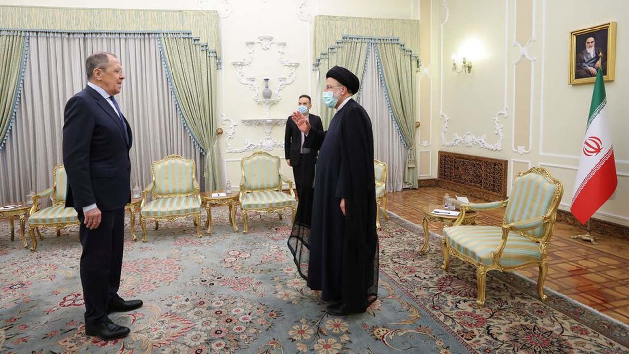 Lavrov İran'da Reisi'yle görüştü: NATO'ya karşı işbirliği artacak