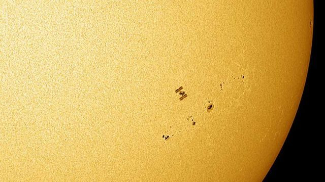 İngiltere'de bir fotoğrafçı, Uluslararası Uzay İstasyonu'nun güneşin etrafındaki silüetini görüntüledi - Sayfa 4