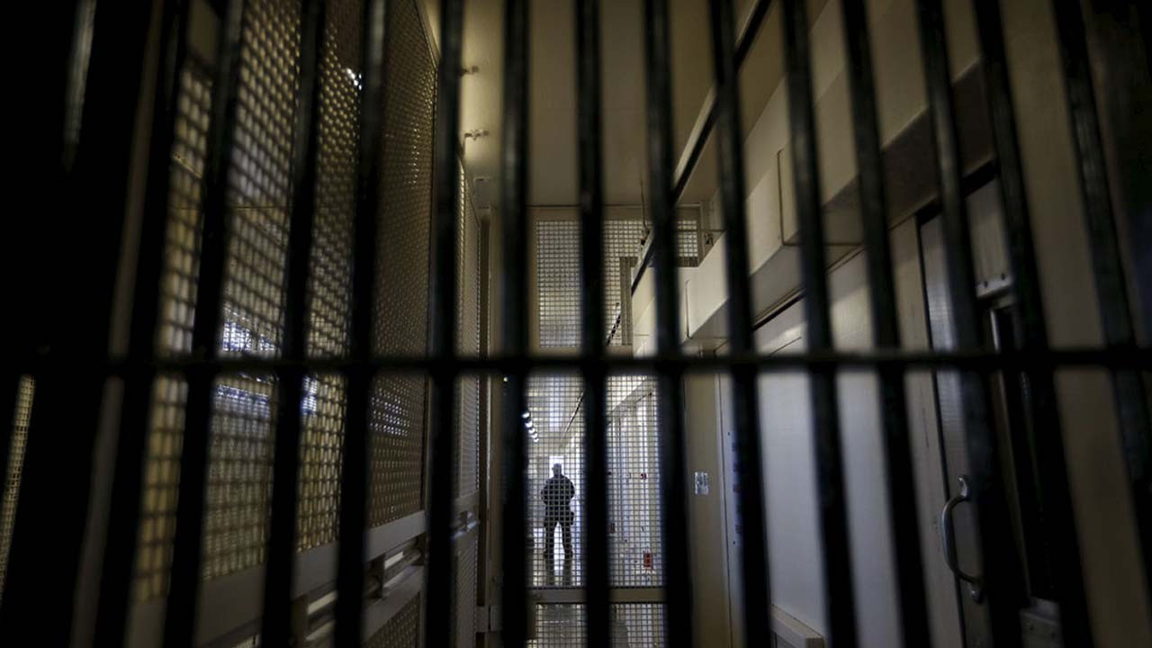 Koğuşa kamera takılmasına itiraz eden tutuklulara ceza