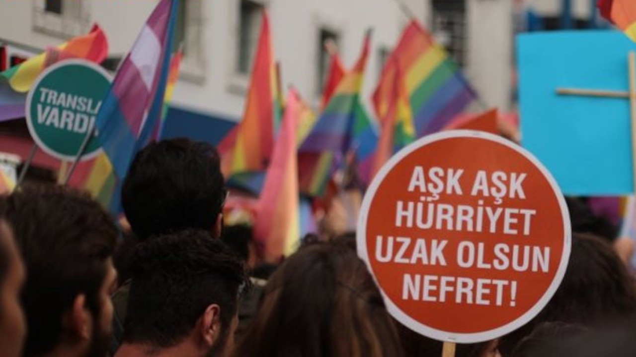 LGBTİ+'lara 'Onur Ayı' yasağı: Tehditler, gözaltılar