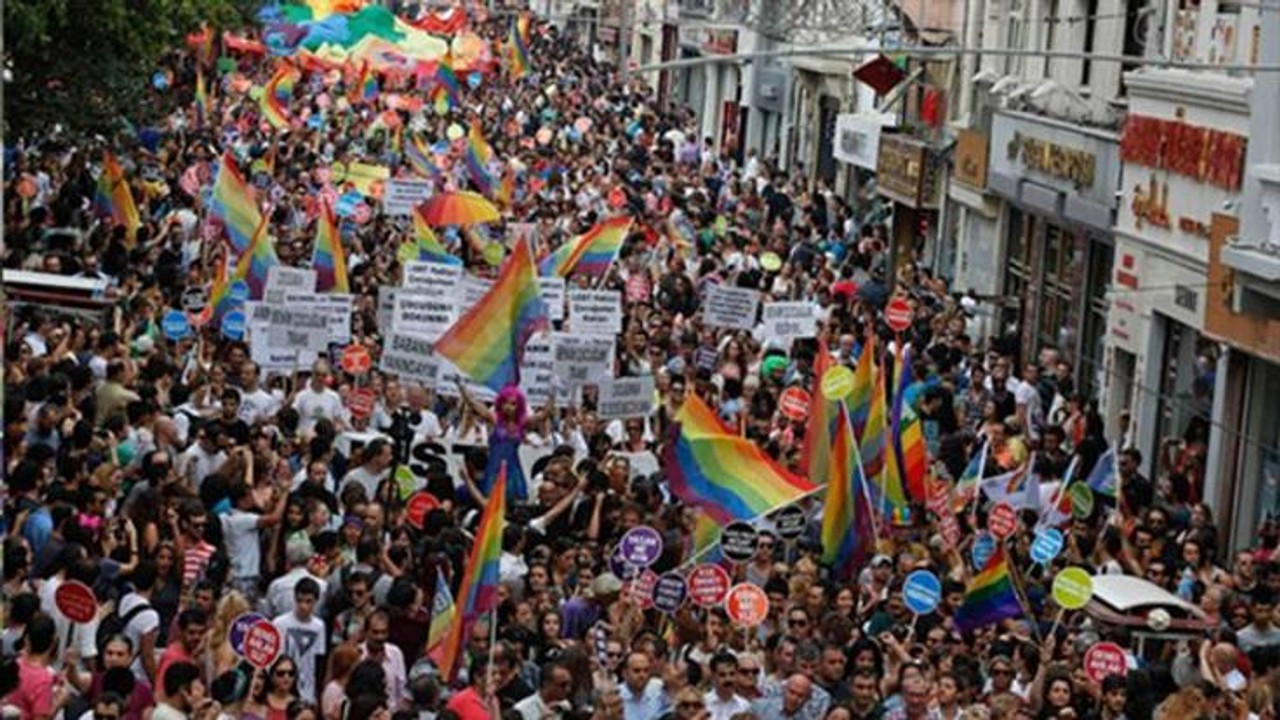 İstanbul'da Onur Yürüyüşü çağrısı: Bir arada yaşamı savunan herkesi davet ediyoruz