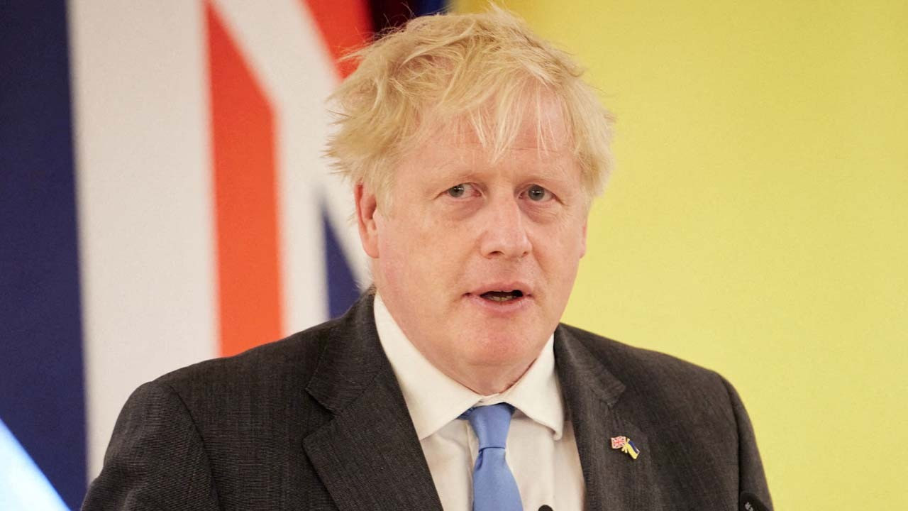 Boris Johnson: Zelenskiy'i ağırlamaktan onur duyarım