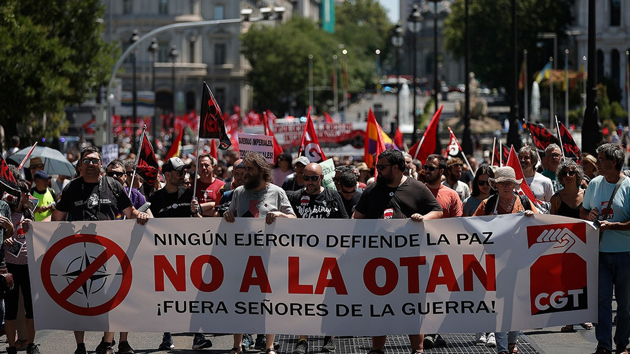 Madrid'de 'NATO'ya hayır' eylemleri
