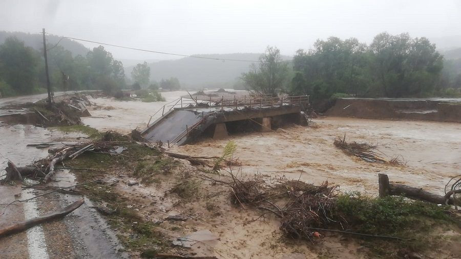 Bolu'da sel: İki köprü yıkıldı, yol çöktü - Sayfa 1