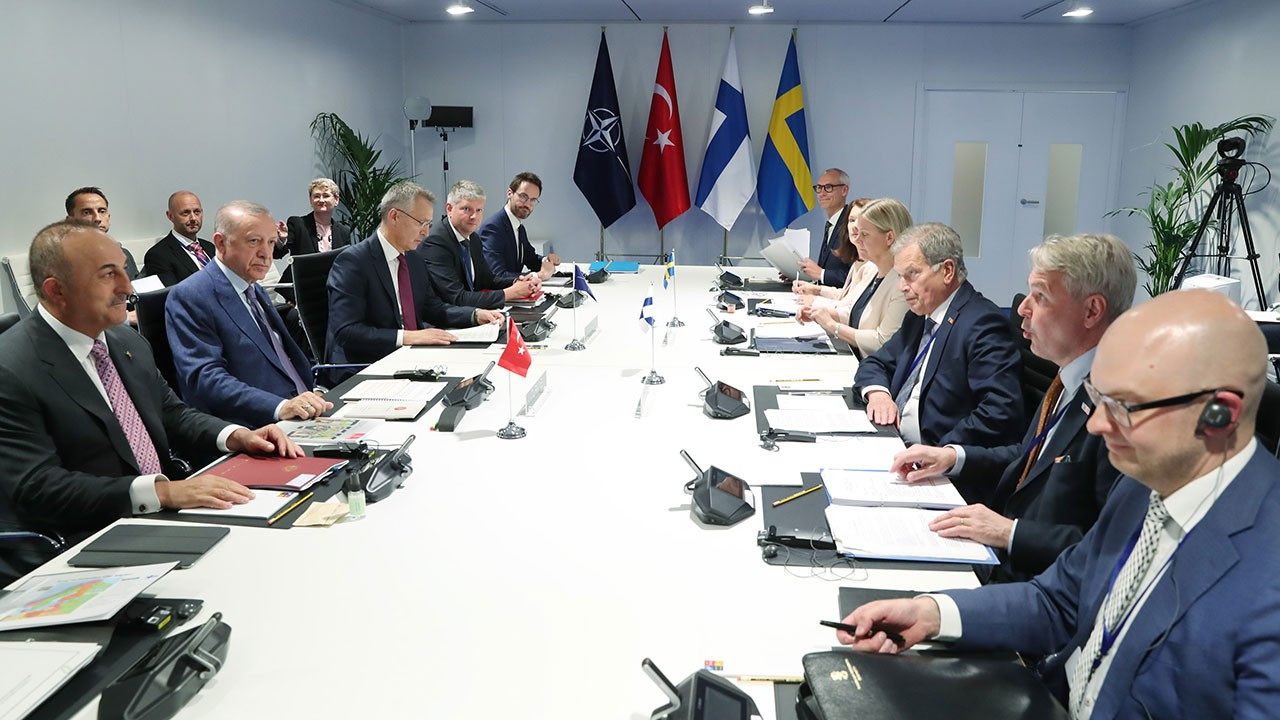 NATO zirvesinde dörtlü görüşme sona erdi