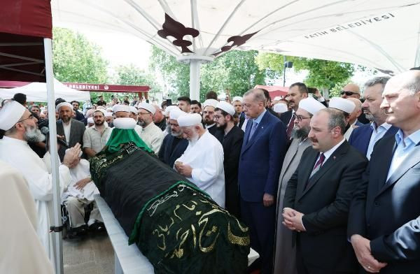Cübbeli 'formülü': Ustaosmanoğlu, İsmailağa'yı mezarından yönetecek - Sayfa 1