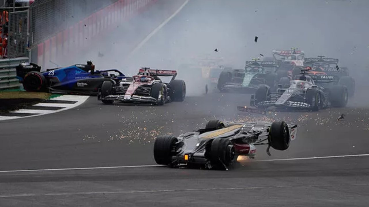 Formula 1 Britanya Grand Prix'inde kaza