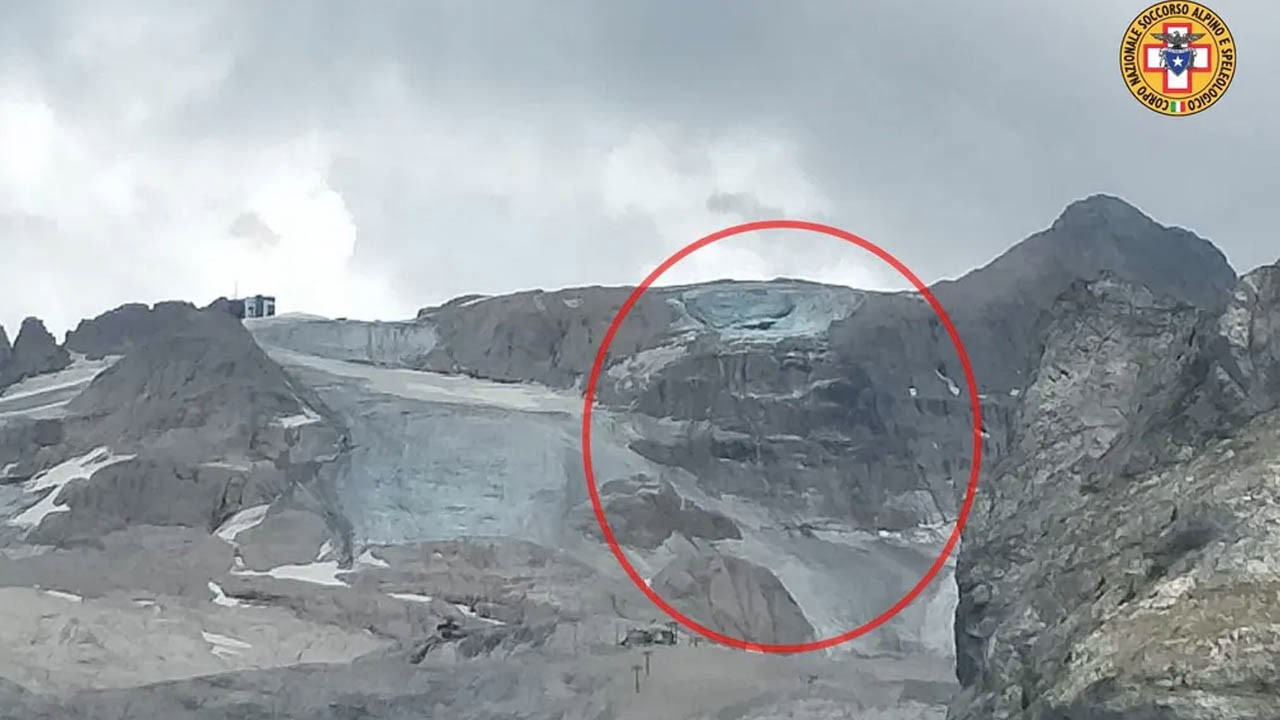 İtalya Alpleri'nde buzul kütlesi çöktü: 6 ölü, onlarca yürüyüşçü kayıp