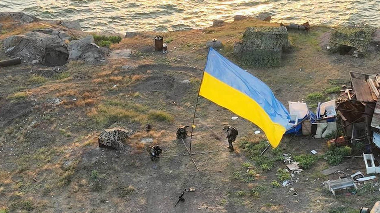 Rusya: Yılan Adası'nda Ukrayna bayrağı açmak isteyen askerler vuruldu