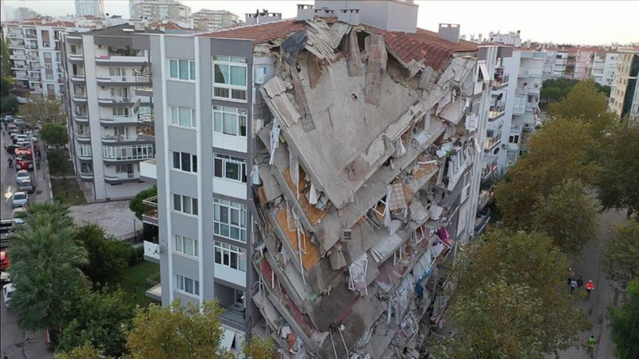 İzmir'de depremzedelere yapılan konutlar kusurlu çıktı