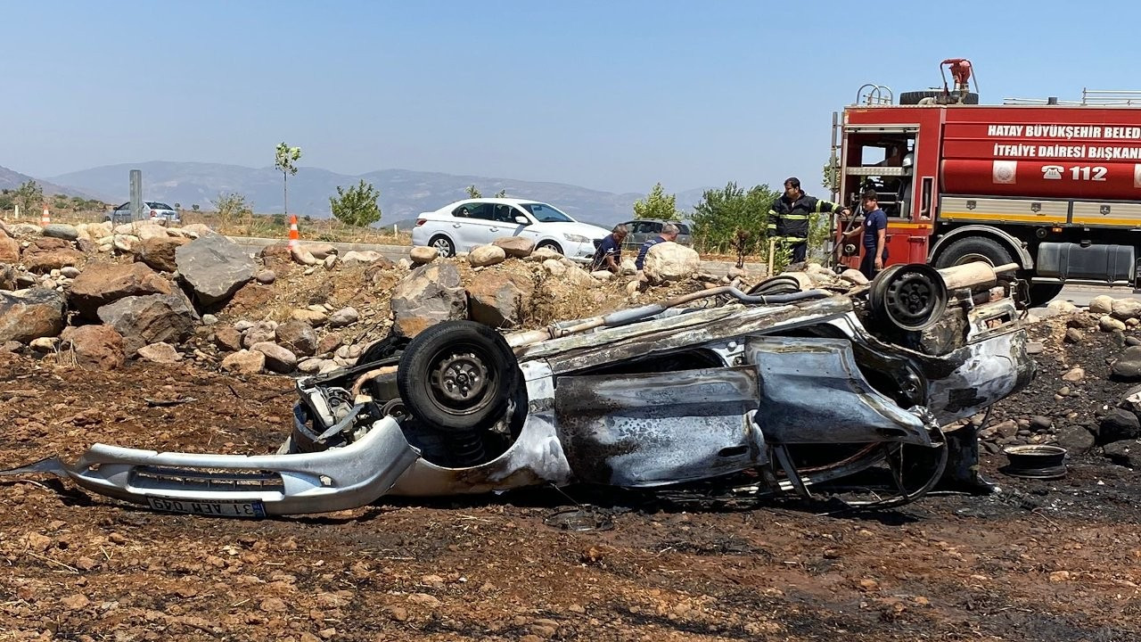 Hatay'da otomobil takla attı, 4 kişi öldü