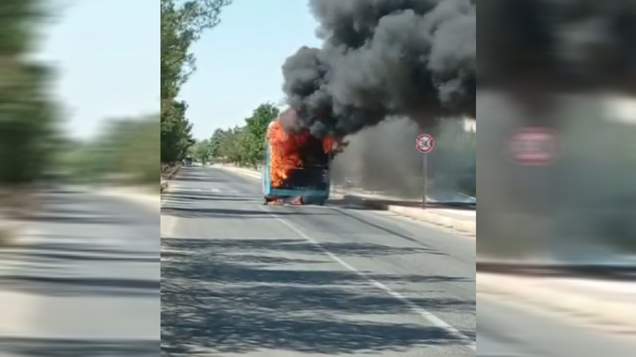 Diyarbakır'da belediye otobüsü yandı