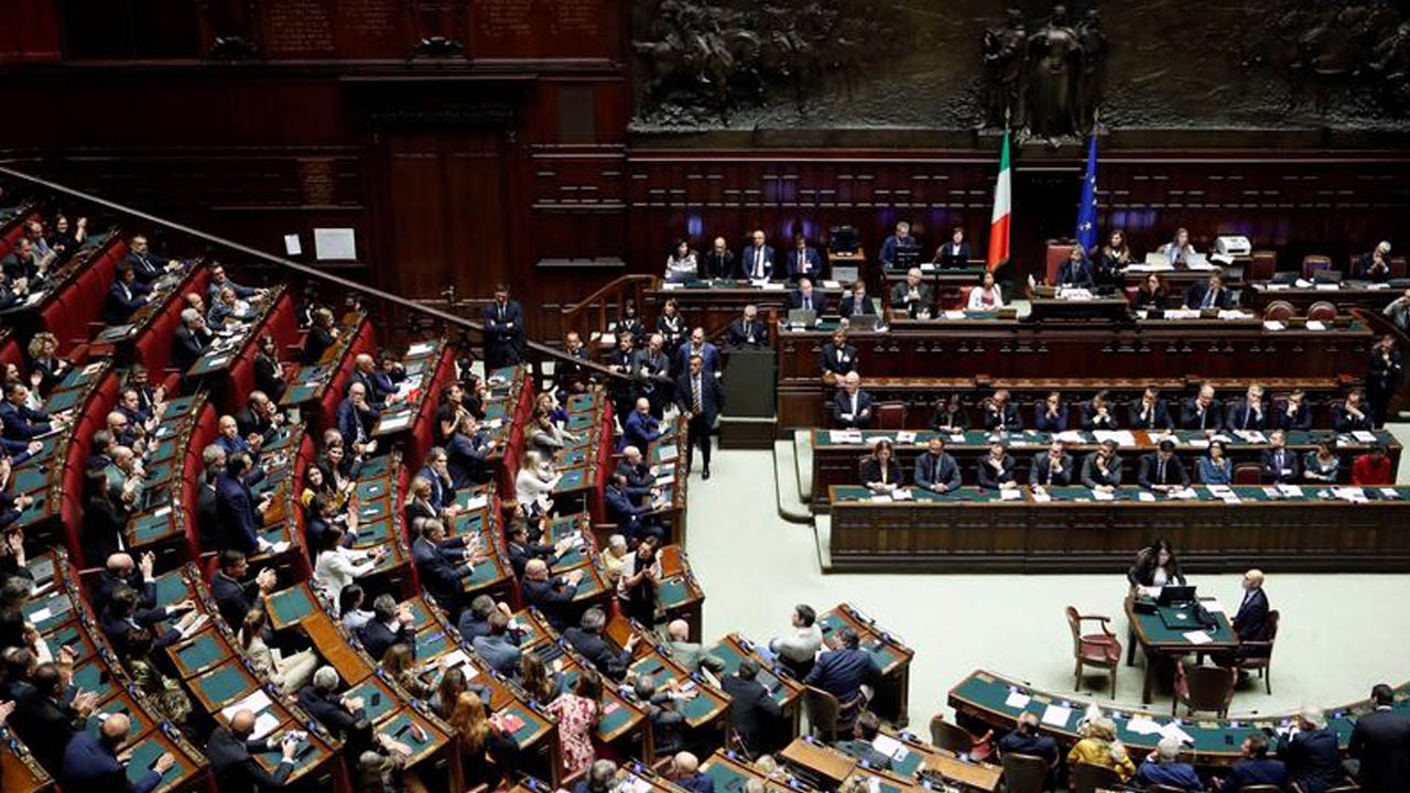 İtalya'da koalisyon hükümeti dağılmanın eşiğinde