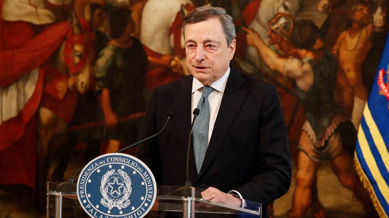 İtalya'da hükümet dağıldı: Başbakan Draghi'nin istifası kabul edilmedi