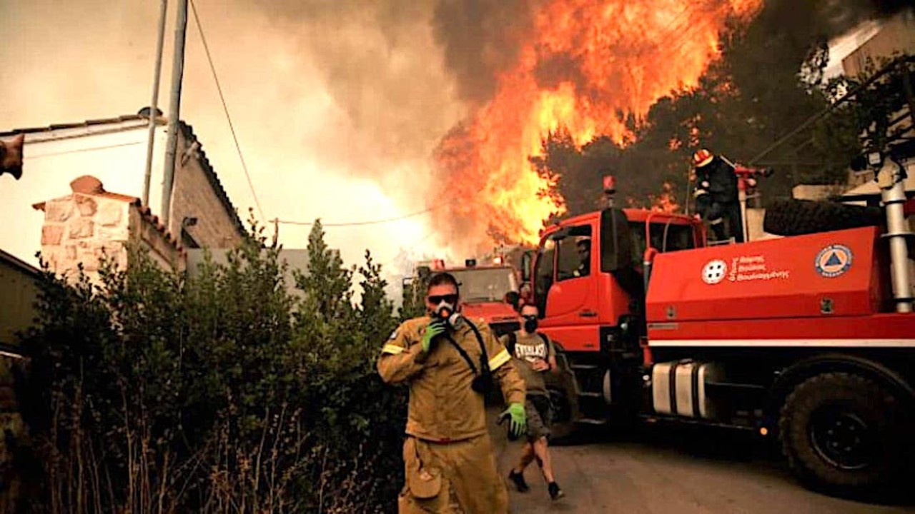 Yunanistan'da 100'ü aşkın orman yangını