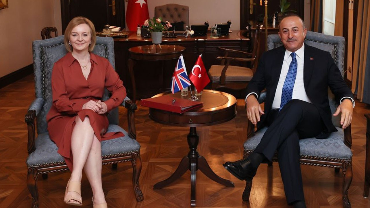 'İngiltere Dışişleri Bakanı göçmenleri Türkiye'ye göndermeyi önerdi'