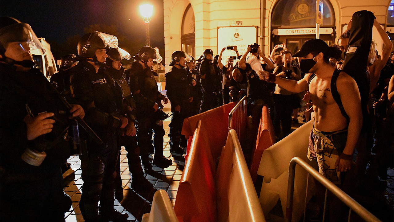 Macaristan’da Orbán hükümetinin vergi artışına karşı protestolar devam ediyor