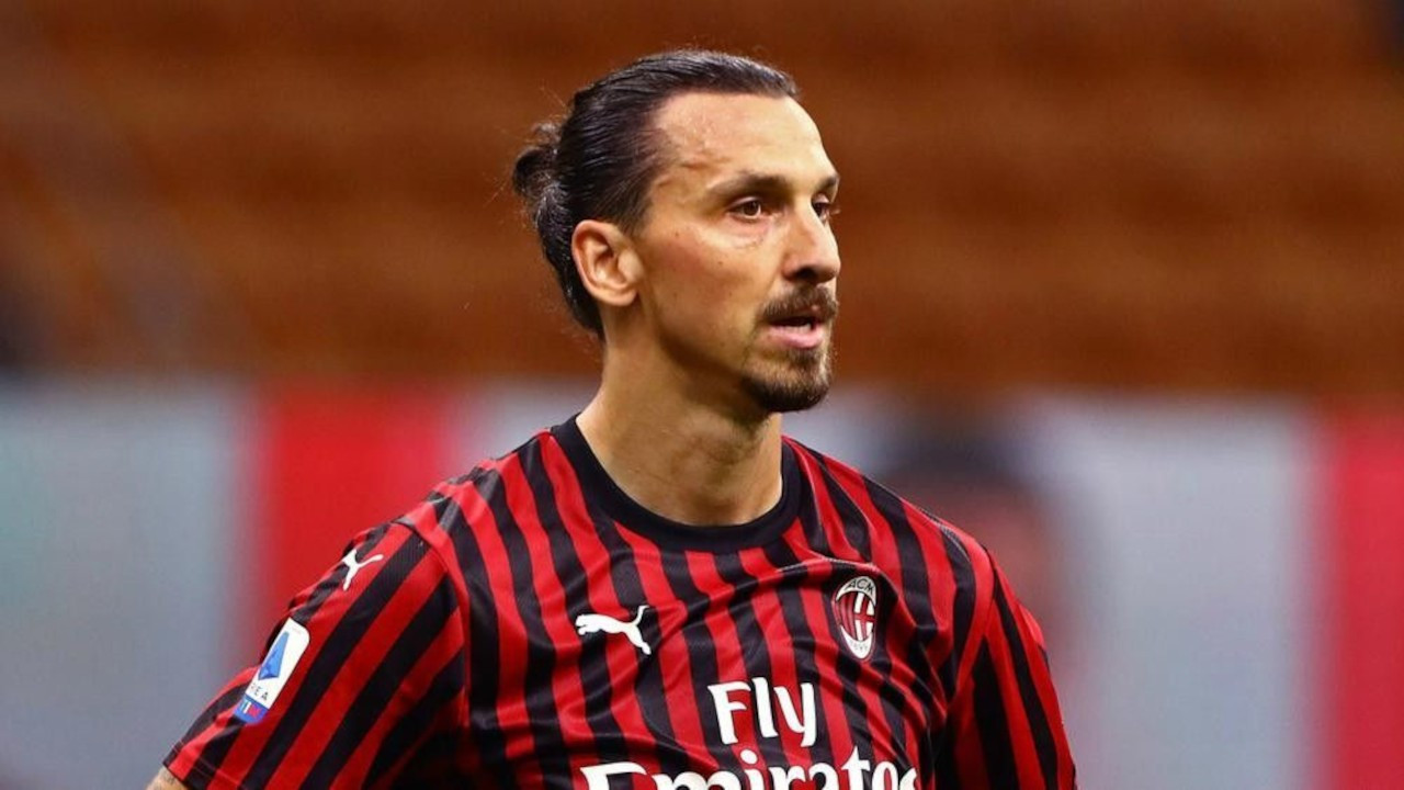 40 yaşındaki Ibrahimovic, Milan ile sözleşme uzattı