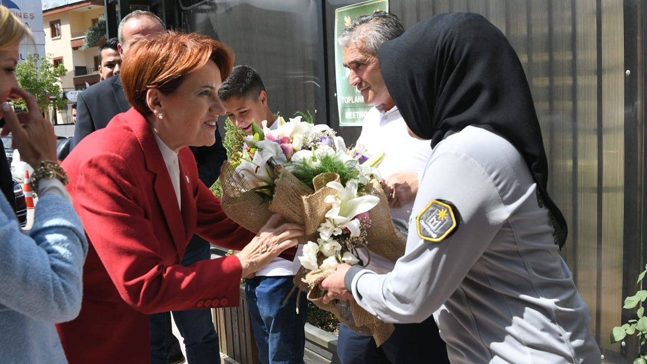 Akşener yaş gününde parti genel merkezinde çiçeklerle karşılandı
