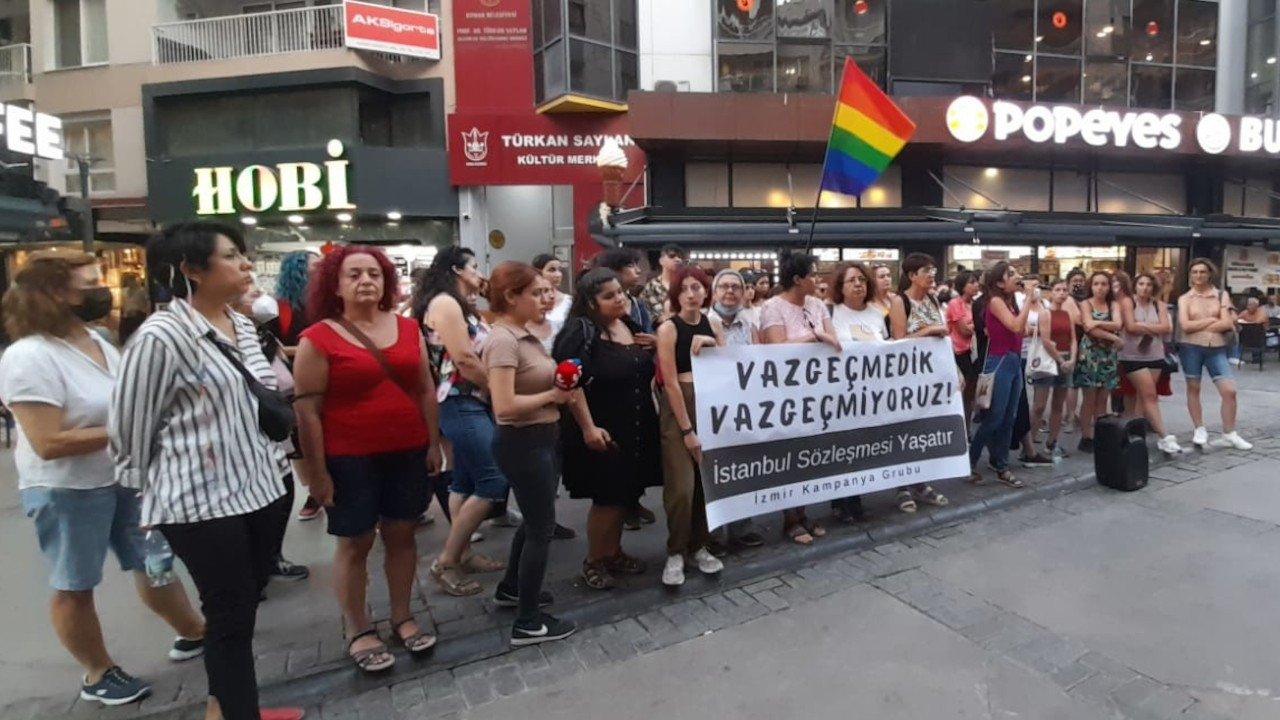 İzmir'de protesto: Haklarımızı siz vermediniz, siz alamayacaksınız