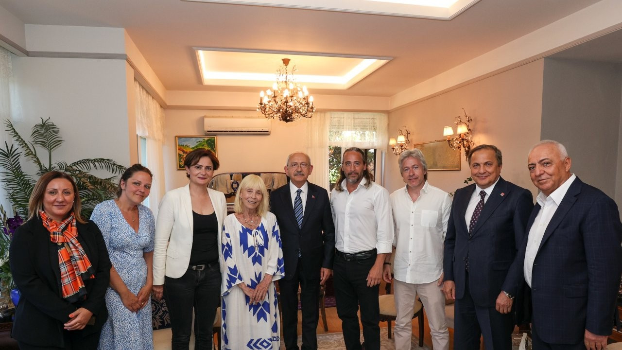 Kemal Kılıçdaroğlu'ndan Cüneyt Arkın'ın ailesine ziyaret