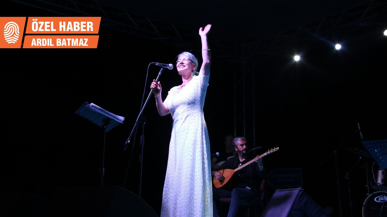 Ovacık'ta konser veren İlkay Akkaya: Müziği yasaklamak mümkün değil