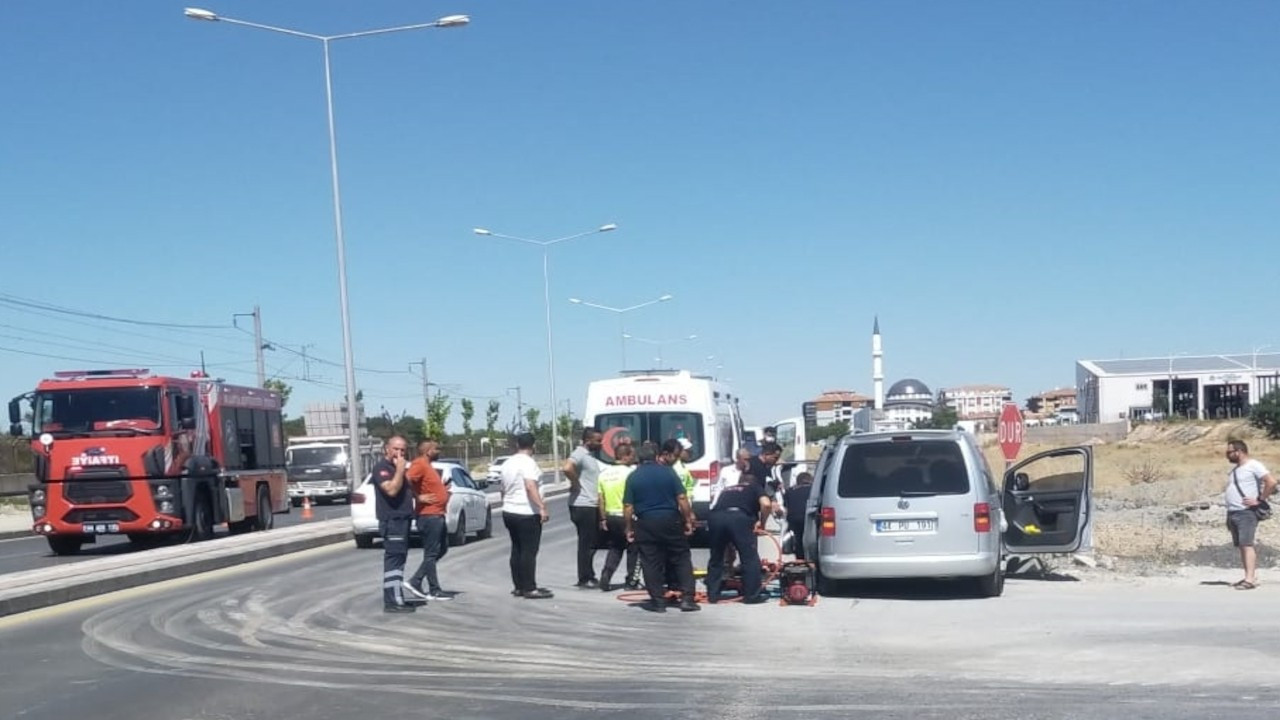 Malatya'da hafif ticari araçla otomobil çarpıştı: 2 yaralı