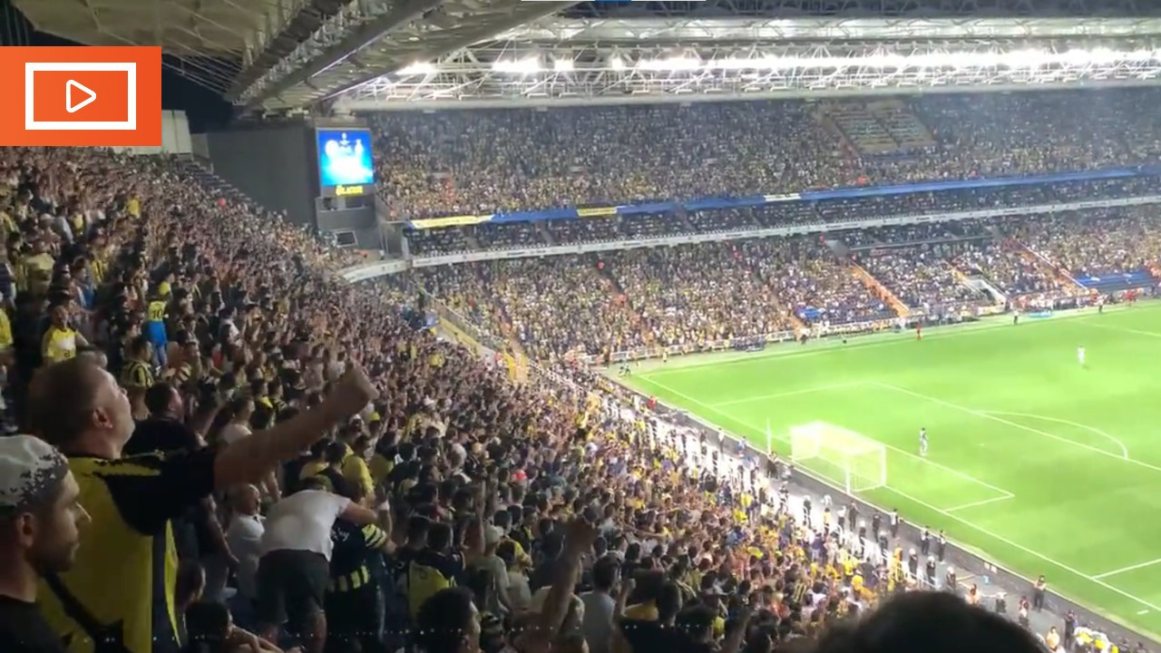 Kiev'e elenen Fenerbahçe taraftarından 'Vladimir Putin' sloganı