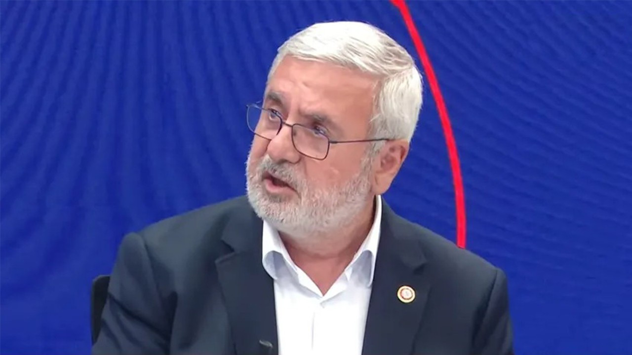 Mehmet Metiner: Bazı AK Partili siyasetçiler davranışlarıyla partiye zarar veriyor