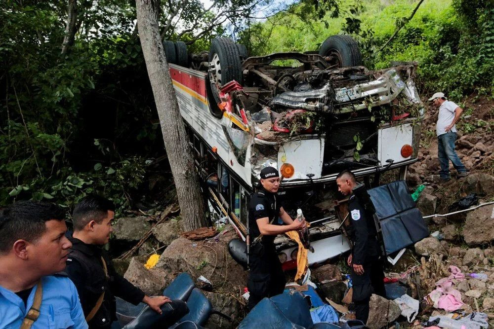 Nikaragua'da otobüs uçuruma yuvarlandı: 16 ölü 47 yaralı - Sayfa 4