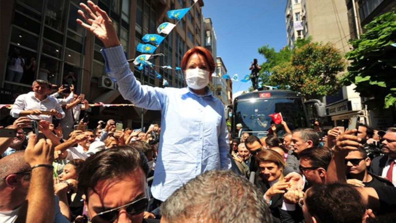 İYİ Parti Balıkesir'de: Turhan Çömez, Akşener'in konuşmasını dinledi