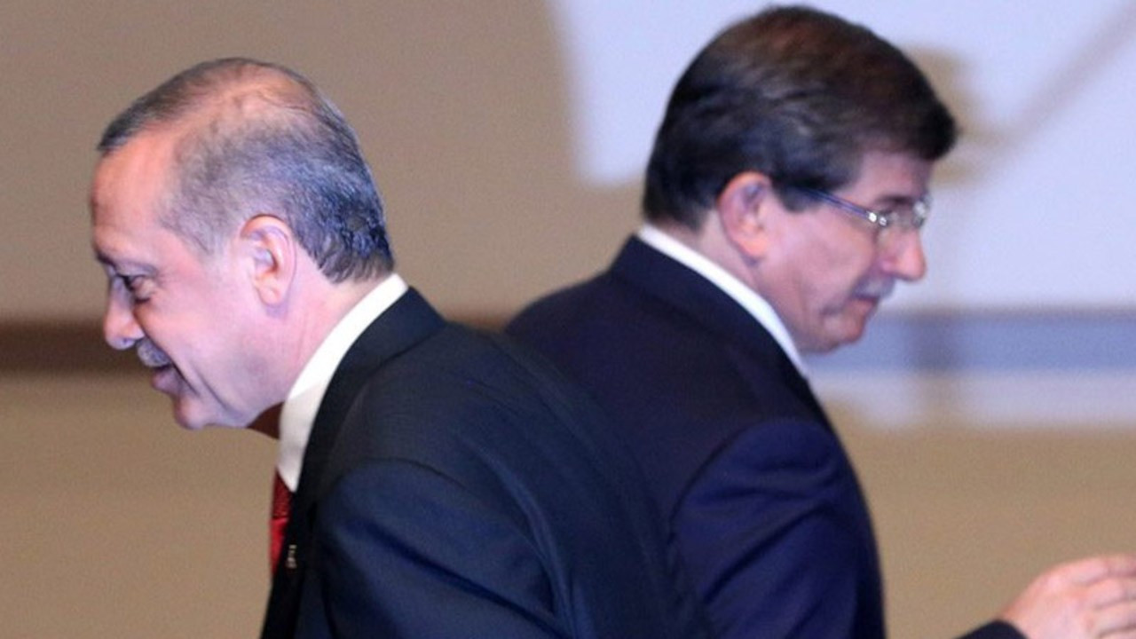 Davutoğlu'ndan Erdoğan'a: Kusura bakmasın, benim borcum bu millete