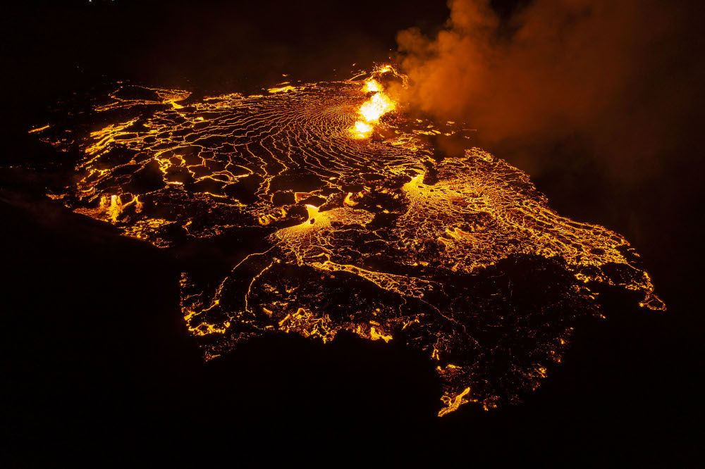 İzlanda'nın güneybatısında yanardağ patladı - Sayfa 3