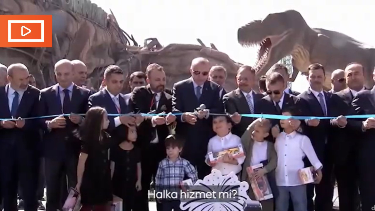 İYİ Parti'den 'dinozor' videosu: Meteorla değil sandıkla gidecekler